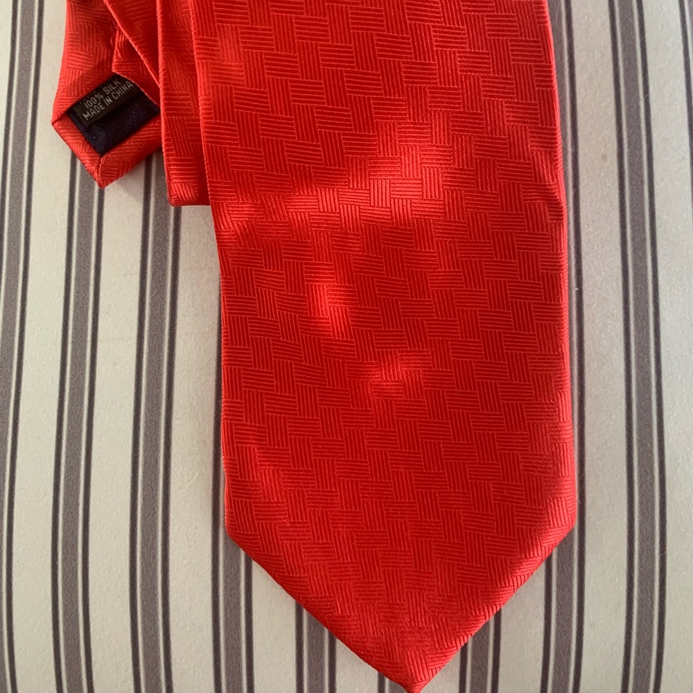 Keith Daniels red 100% silk tie